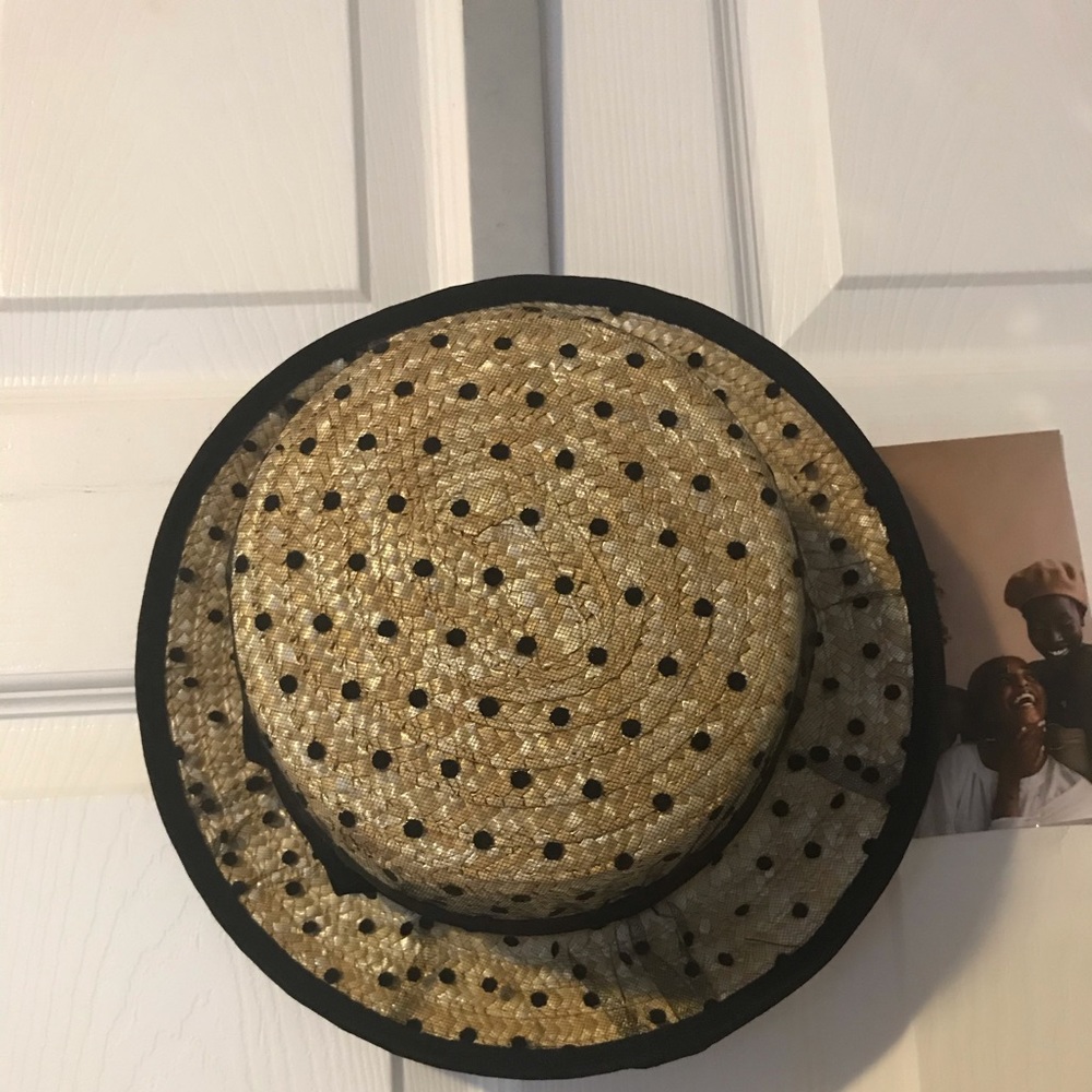 Polka dot mesh hat 🏷